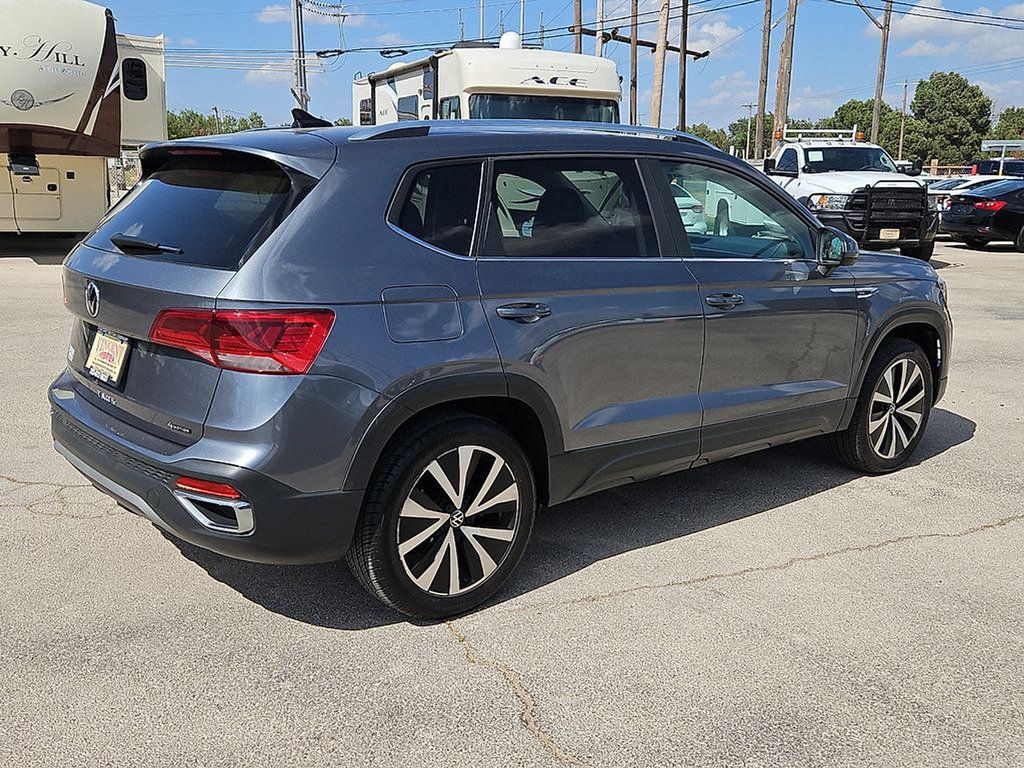 Used 2022 Volkswagen Taos SE AWD/4WD image 8