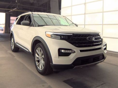 Used 2023 Ford Explorer XLT w/ Equipment Group 202A AWD/4WD image 1