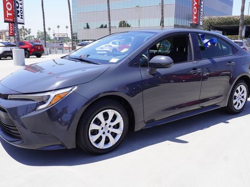 Certified 2025 Toyota Corolla LE FWD image 4