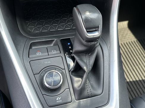 Used 2021 Toyota RAV4 XSE image 30