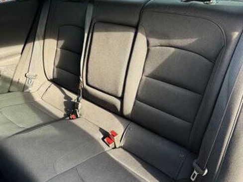 Used 2019 Chevrolet Malibu LT image 21