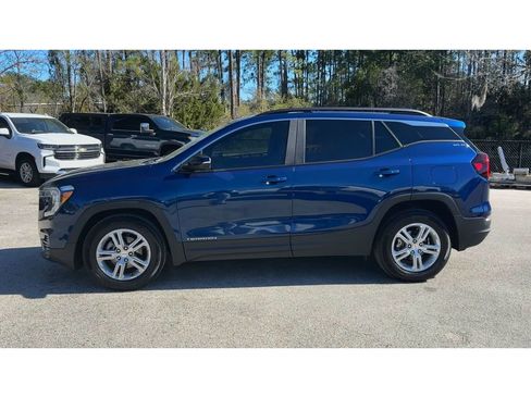 Certified 2022 GMC Terrain SLE w/ Driver Convenience Package image 5