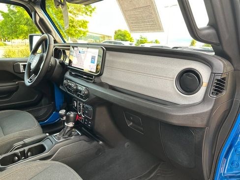 Used 2024 Jeep Wrangler Unlimited Sport AWD/4WD image 36