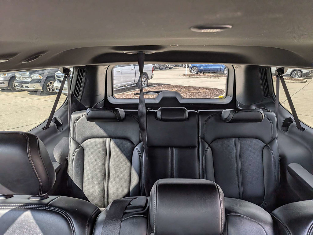 Certified 2025 Jeep Wagoneer L Series II w/ 8-pass Seating Package AWD/4WD image 15