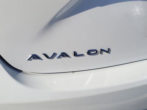 Used 2013 Toyota Avalon XLE Premium image 5