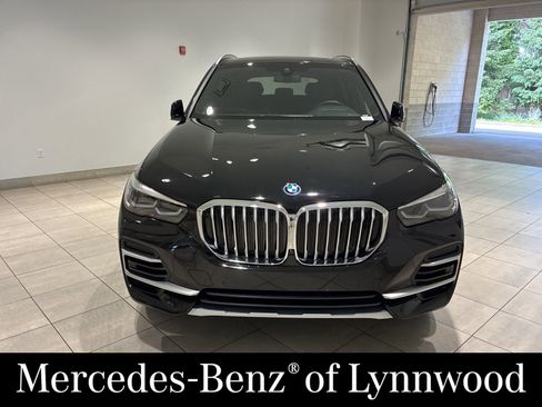 Used 2023 BMW X5 xDrive45e w/ Parking Assistance Package AWD/4WD image 2
