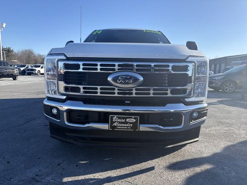 Used 2024 Ford F250 XLT image 9