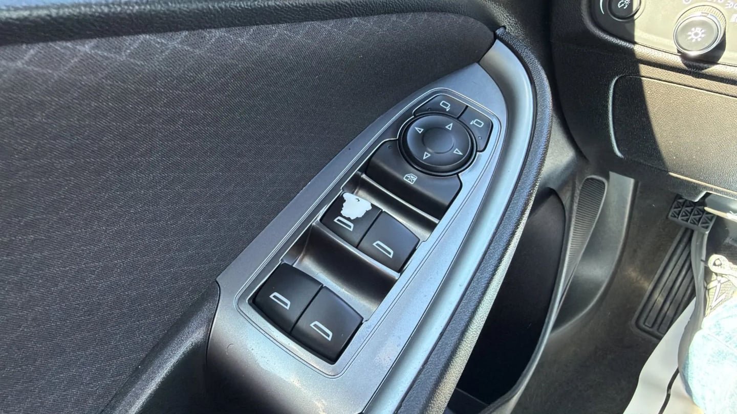 Used 2020 Chevrolet Malibu LS FWD image 17