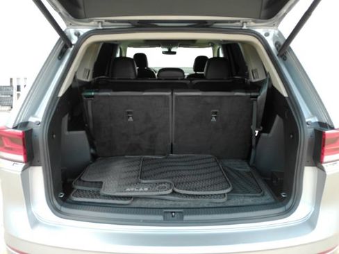 Used 2021 Volkswagen Atlas SE w/ Panoramic Sunroof Package AWD/4WD image 26