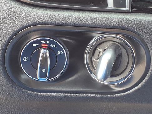 Used 2022 Porsche Macan S image 16