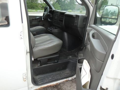 Used 2008 Chevrolet Express 1500 RWD image 10