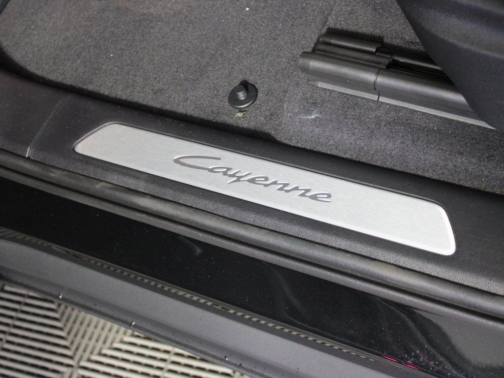 Certified 2026 Porsche Cayenne E-Hybrid Coupe AWD/4WD image 17