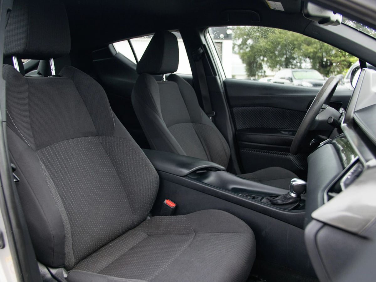 Used 2019 Toyota C-HR LE FWD image 15