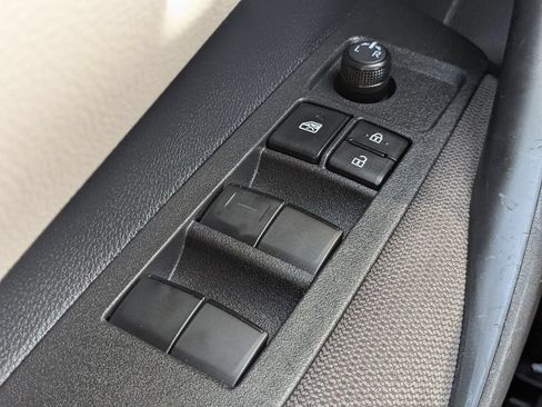 Used 2025 Toyota Corolla LE FWD image 14