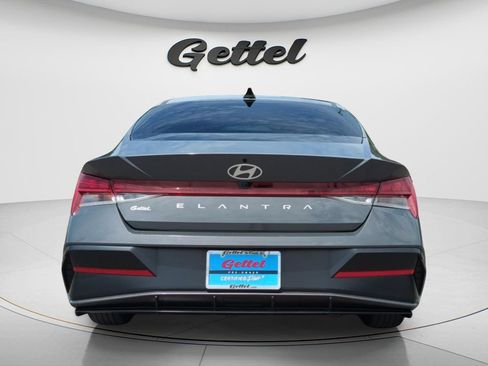 Used 2021 Hyundai Elantra SEL FWD image 7