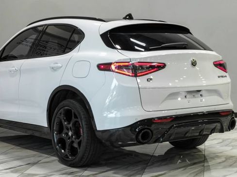 Used 2024 Alfa Romeo Stelvio Veloce AWD/4WD image 17