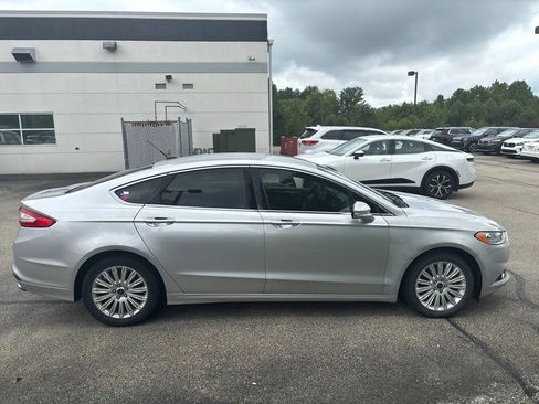 Used 2013 Ford Fusion SE FWD image 8