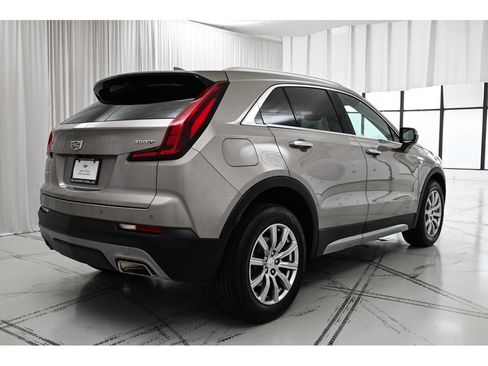 Used 2022 Cadillac XT4 Premium Luxury w/ Enhanced Visibility Package AWD/4WD image 7