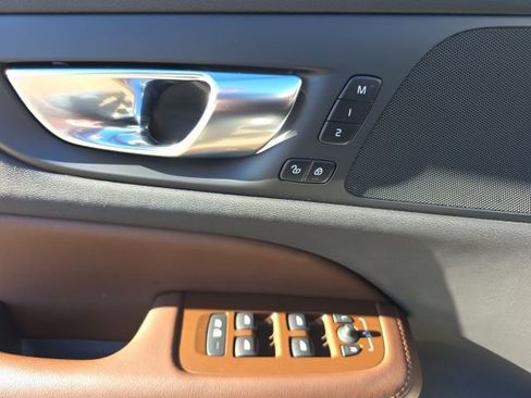 Certified 2025 Volvo V60 B5 Cross Country Plus image 26