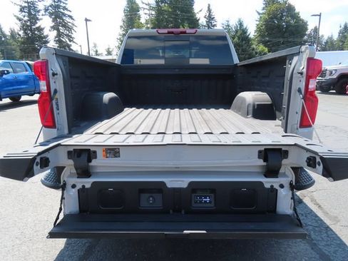 Certified 2026 Chevrolet Silverado 1500 High Country w/ Technology Package AWD/4WD image 8