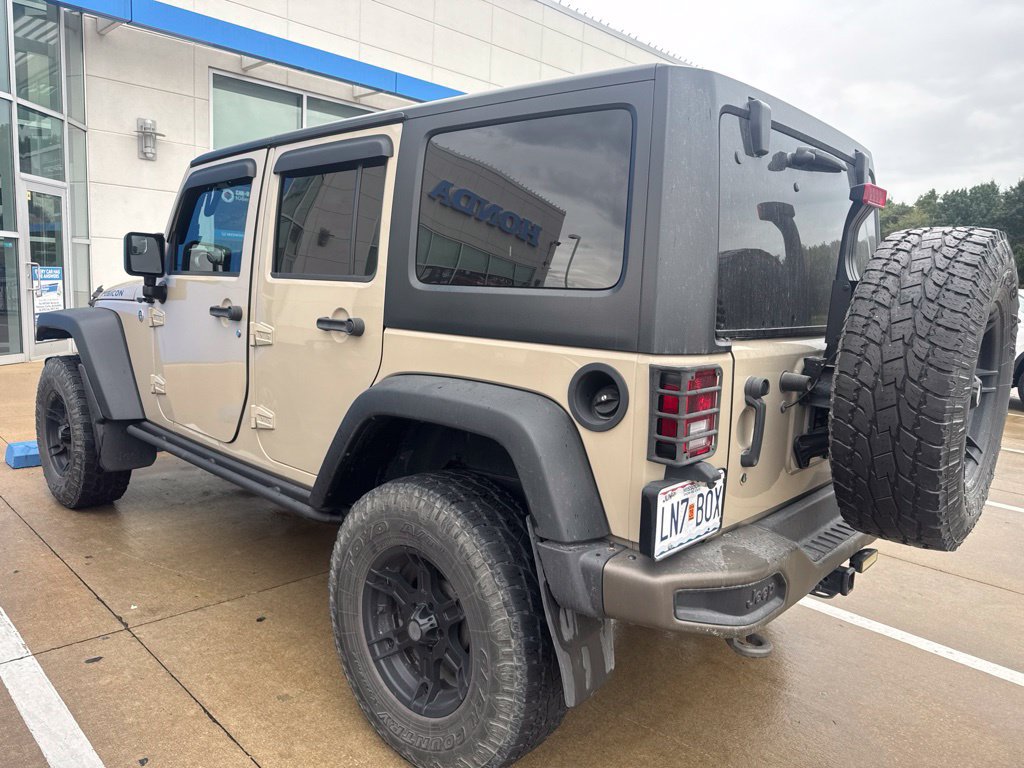 Used 2016 Jeep Wrangler Unlimited Rubicon w/ Connectivity Group AWD/4WD image 7