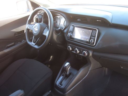 Used 2025 Nissan Kicks Play S image 9