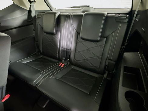 Used 2024 Volkswagen Atlas SE image 28