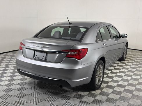Used 2013 Chrysler 200 Touring FWD image 5