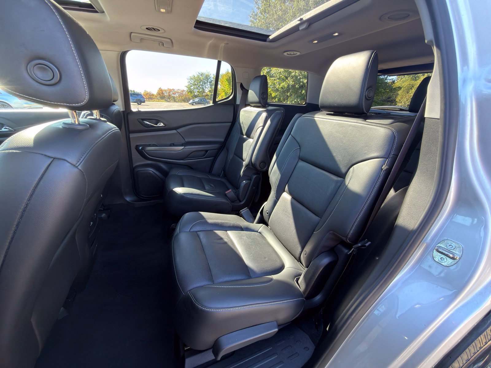 Used 2019 GMC Acadia SLT AWD/4WD image 27