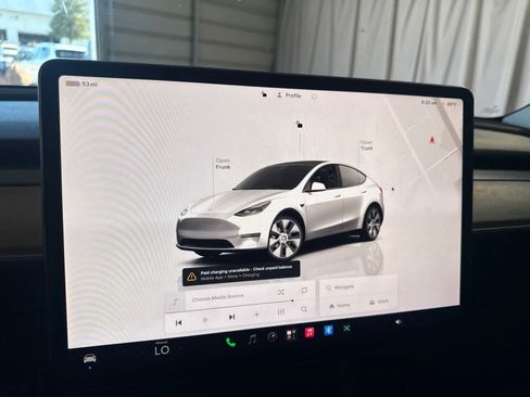 Used 2023 Tesla Model Y Long Range AWD/4WD image 23