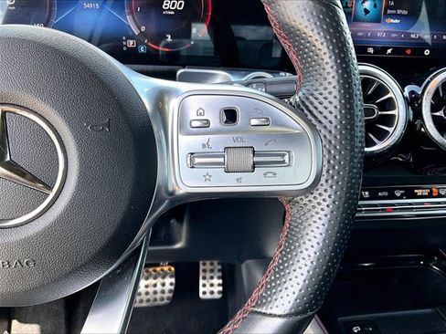 Used 2022 Mercedes-Benz GLB 250 image 21