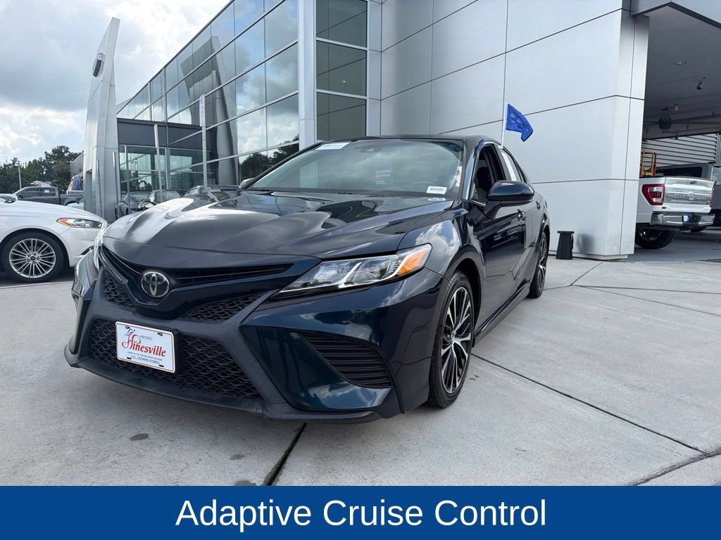 Used 2019 Toyota Camry SE w/ Carpet Mat Package FWD image 4