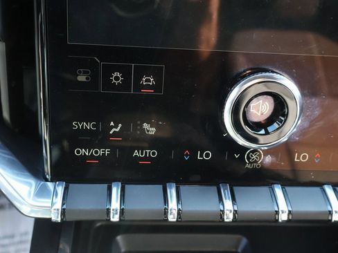 Certified 2025 GMC Acadia Elevation image 31