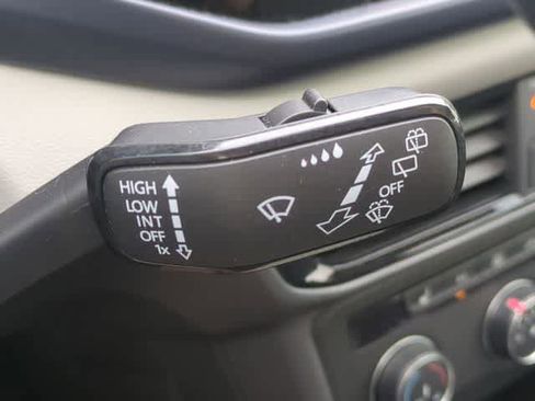 Used 2022 Volkswagen Taos SE AWD/4WD image 27