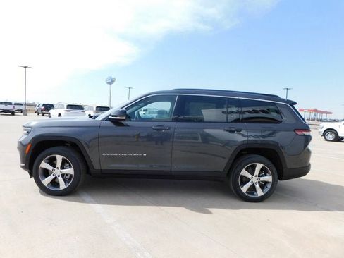 New 2025 Jeep Grand Cherokee L Limited w/ Luxury Tech Group II image 4