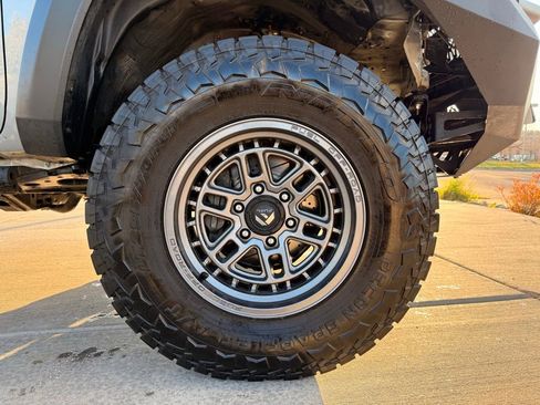 Used 2019 Toyota Tacoma TRD Off-Road AWD/4WD image 32