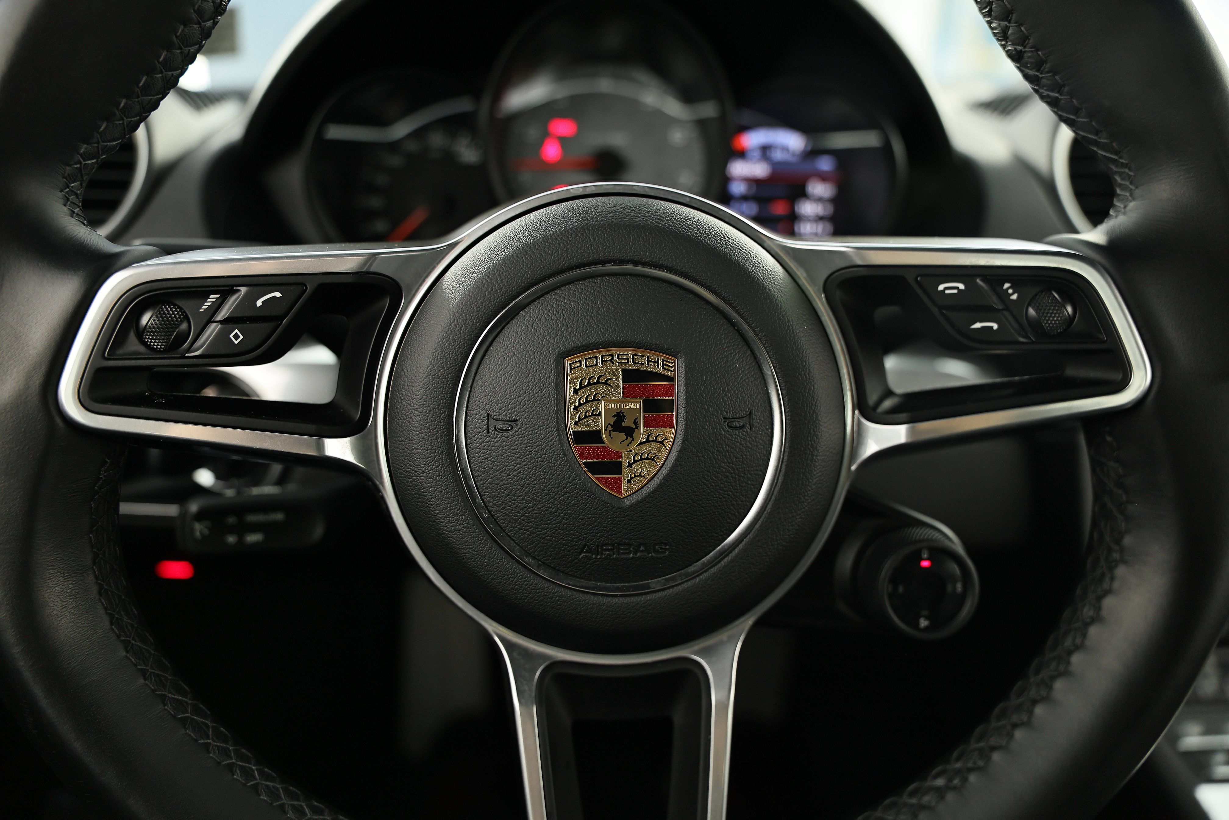 Certified 2024 Porsche 718 Cayman S RWD image 36