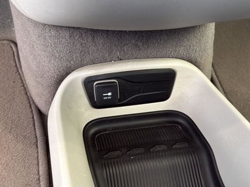 Used 2021 Chrysler Voyager LX w/ Cold Weather Group FWD image 25