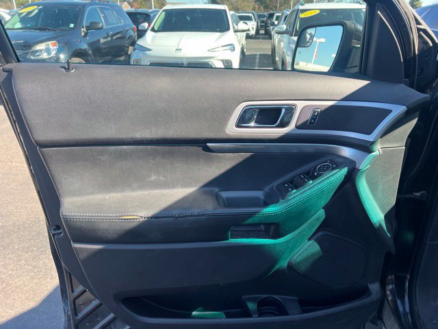 Used 2014 Ford Explorer XLT w/ Equipment Group 202A FWD image 16