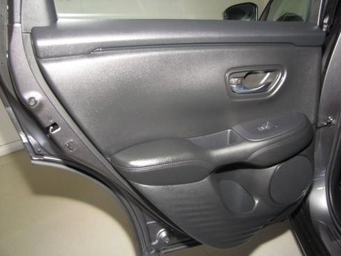 Certified 2024 Honda HR-V LX image 12