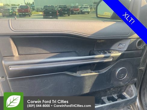 Used 2019 Ford Expedition XLT w/ Equipment Group 202A AWD/4WD image 8