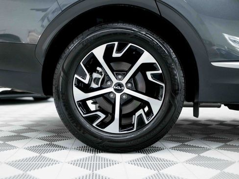 Used 2025 Kia Sportage EX w/ Premium Package image 34