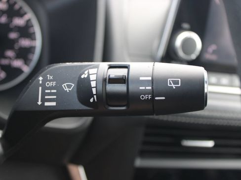 Used 2024 Nissan Rogue SV AWD/4WD image 38