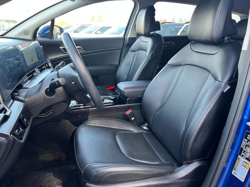 Used 2023 Kia Sportage EX image 13