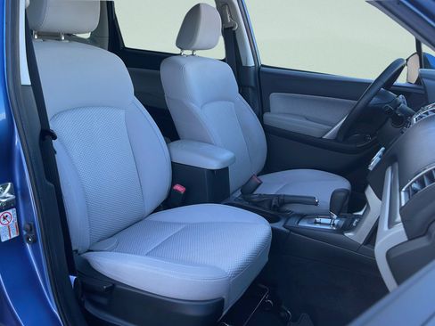 Used 2017 Subaru Forester 2.5i Premium w/ All-Weather Package AWD/4WD image 27