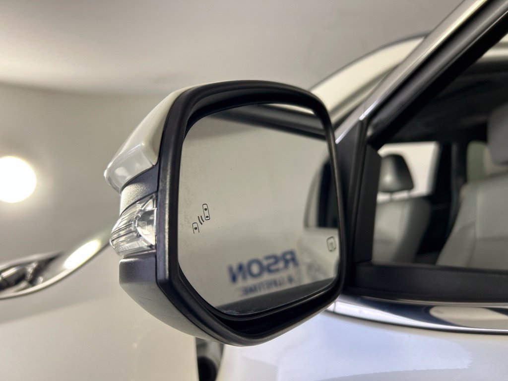 Used 2019 Toyota Highlander Limited AWD/4WD image 9