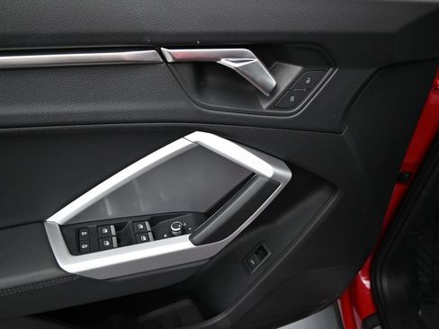 Certified 2025 Audi Q3 2.0T Premium AWD/4WD image 6