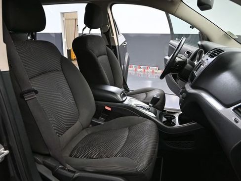 Used 2016 Dodge Journey SE w/ Flexible Seating Group image 44