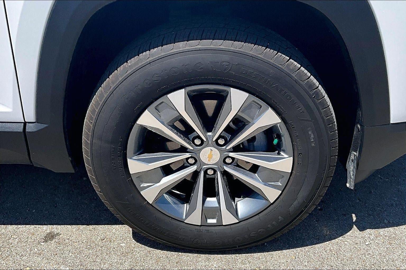 Used 2026 Chevrolet Equinox LT FWD image 11