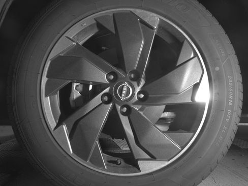 Used 2025 Nissan Rogue SV AWD/4WD image 12